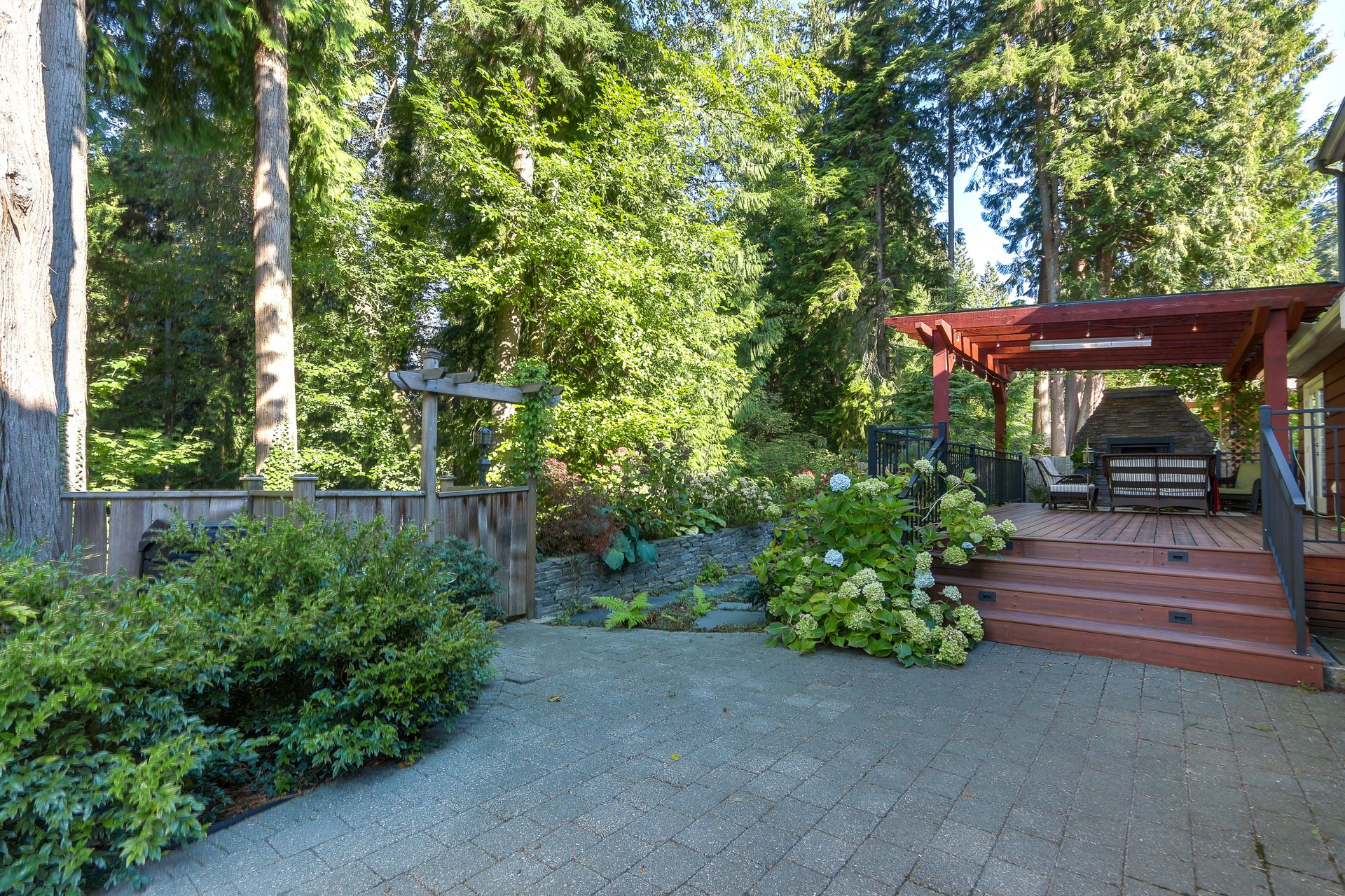 73225 at 3323 Redfern Place, North Vancouver