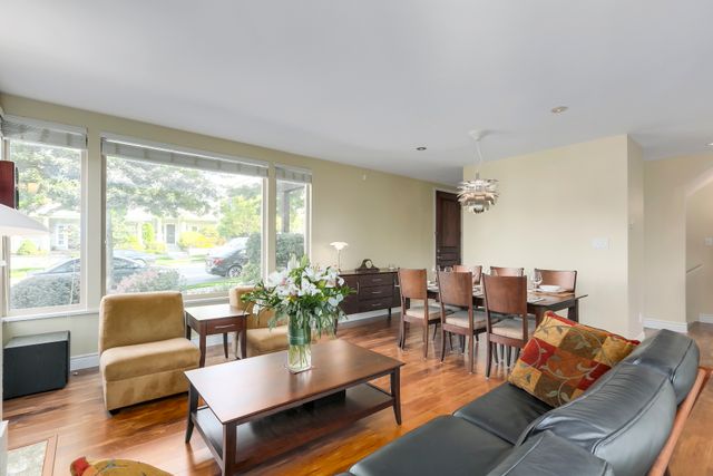 73242 at 307 16th Street W, North Vancouver