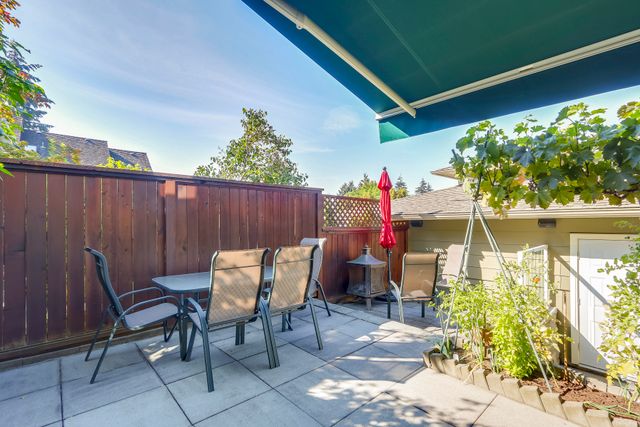 73260 at 307 16th Street W, North Vancouver