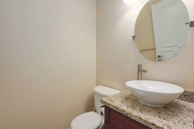 73266 at 307 16th Street W, North Vancouver