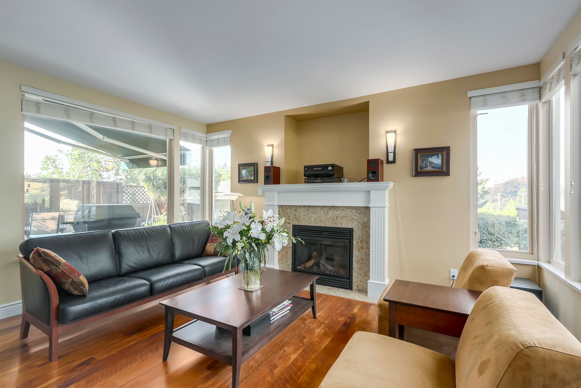 73239 at 307 16th Street W, North Vancouver