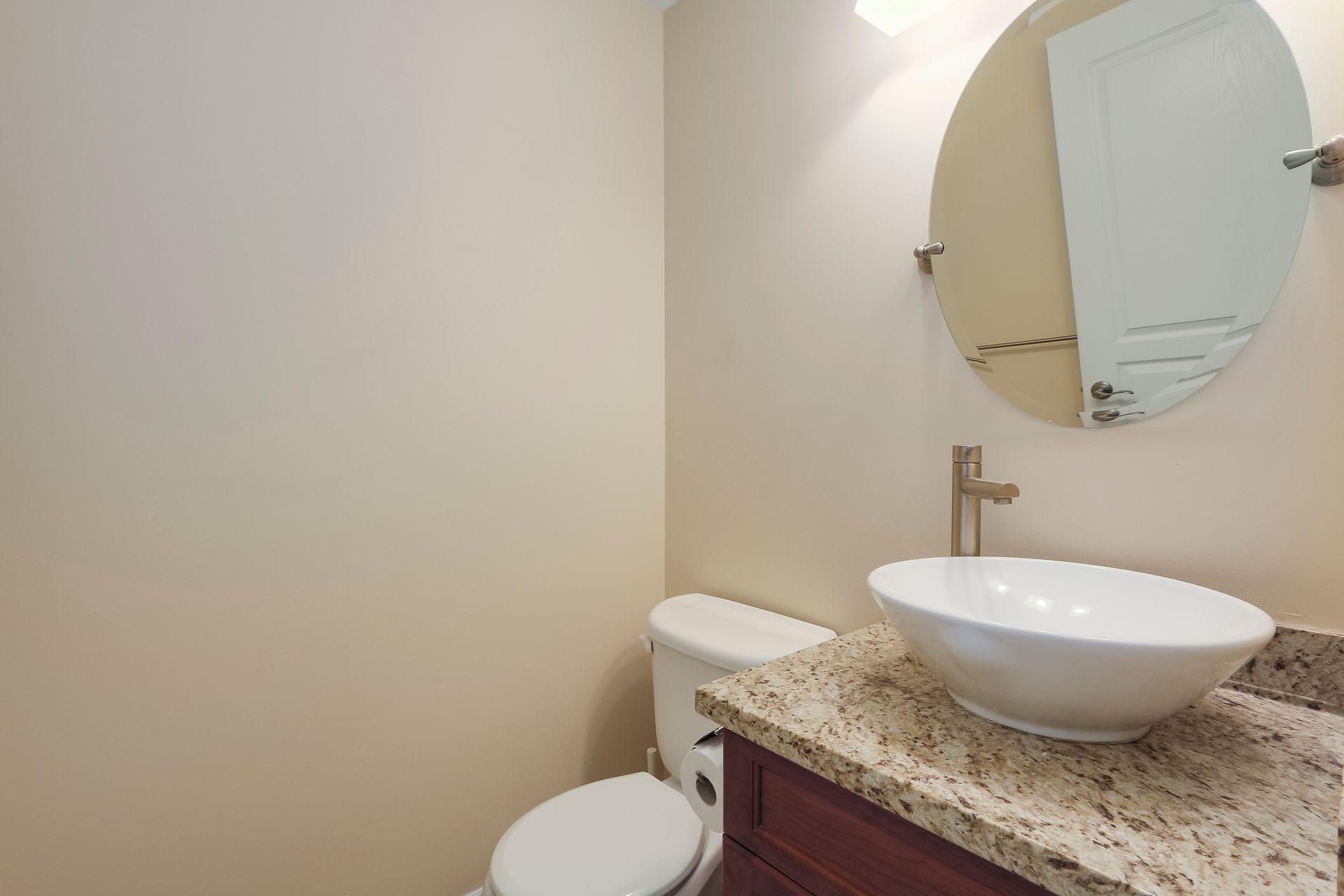 73266 at 307 16th Street W, North Vancouver