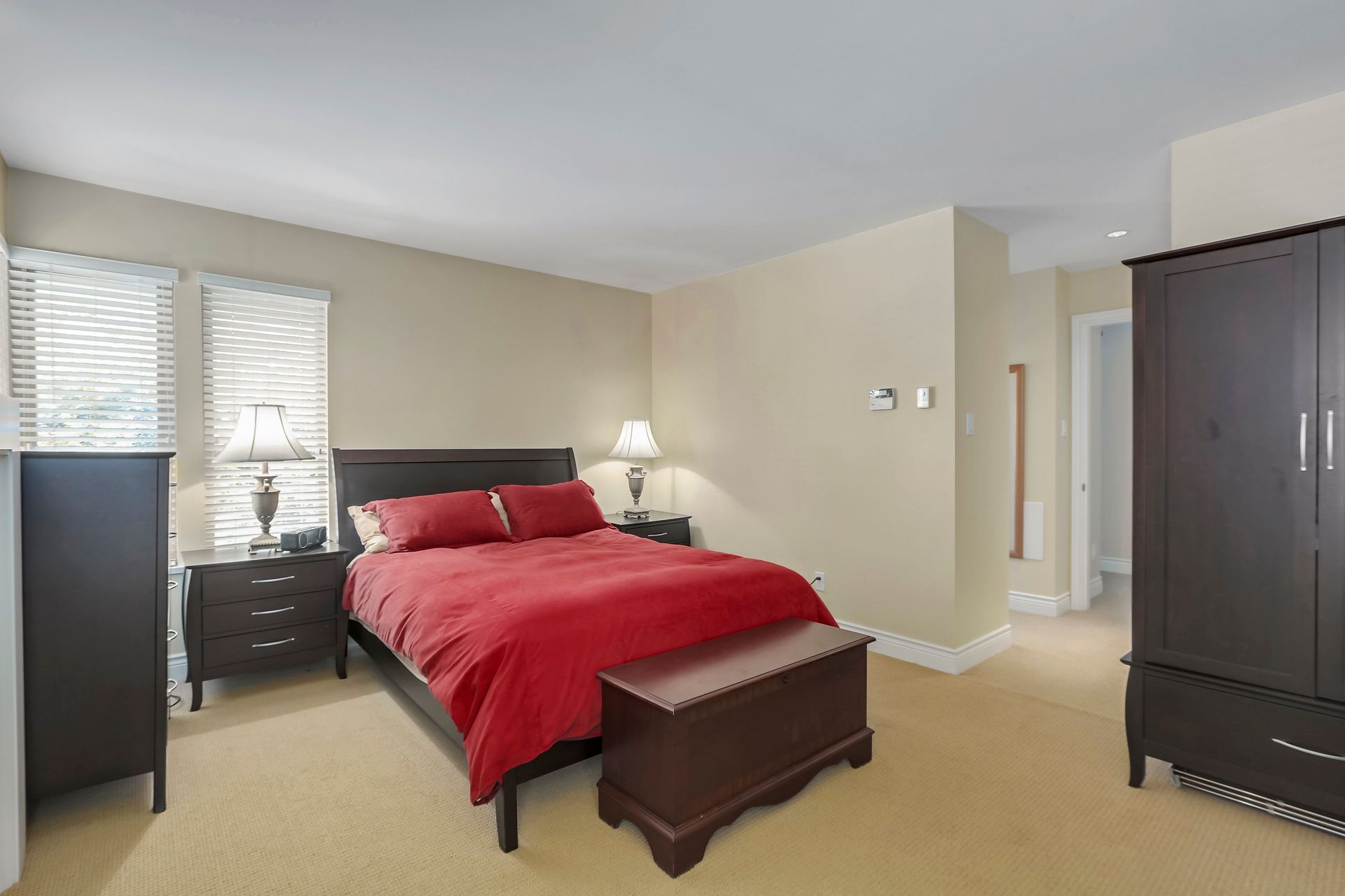 73278 at 307 16th Street W, North Vancouver