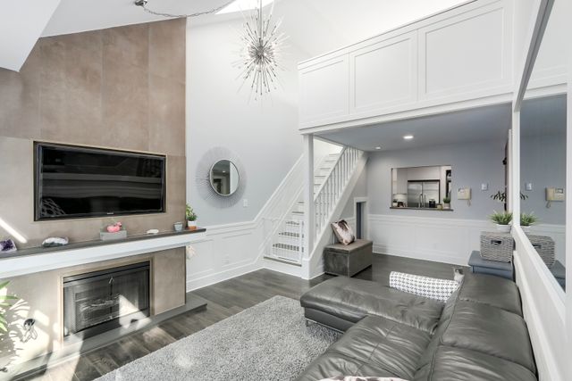 73434 at 303 - 1702 Chesterfield Avenue, North Vancouver