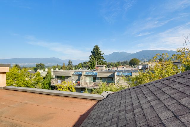 73471 at 303 - 1702 Chesterfield Avenue, North Vancouver