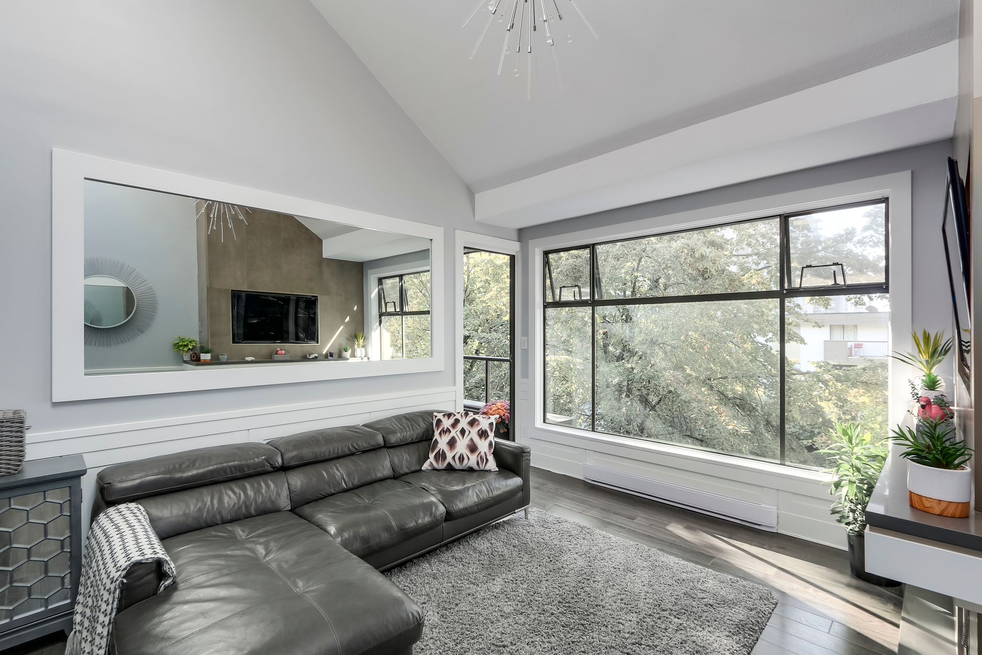 73431 at 303 - 1702 Chesterfield Avenue, North Vancouver