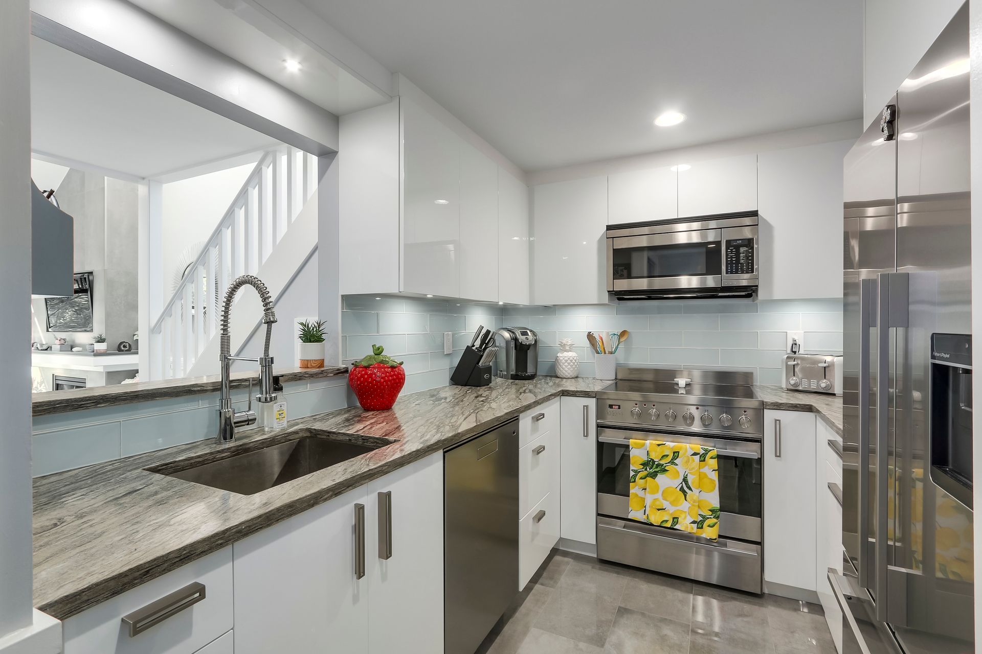 73443 at 303 - 1702 Chesterfield Avenue, North Vancouver