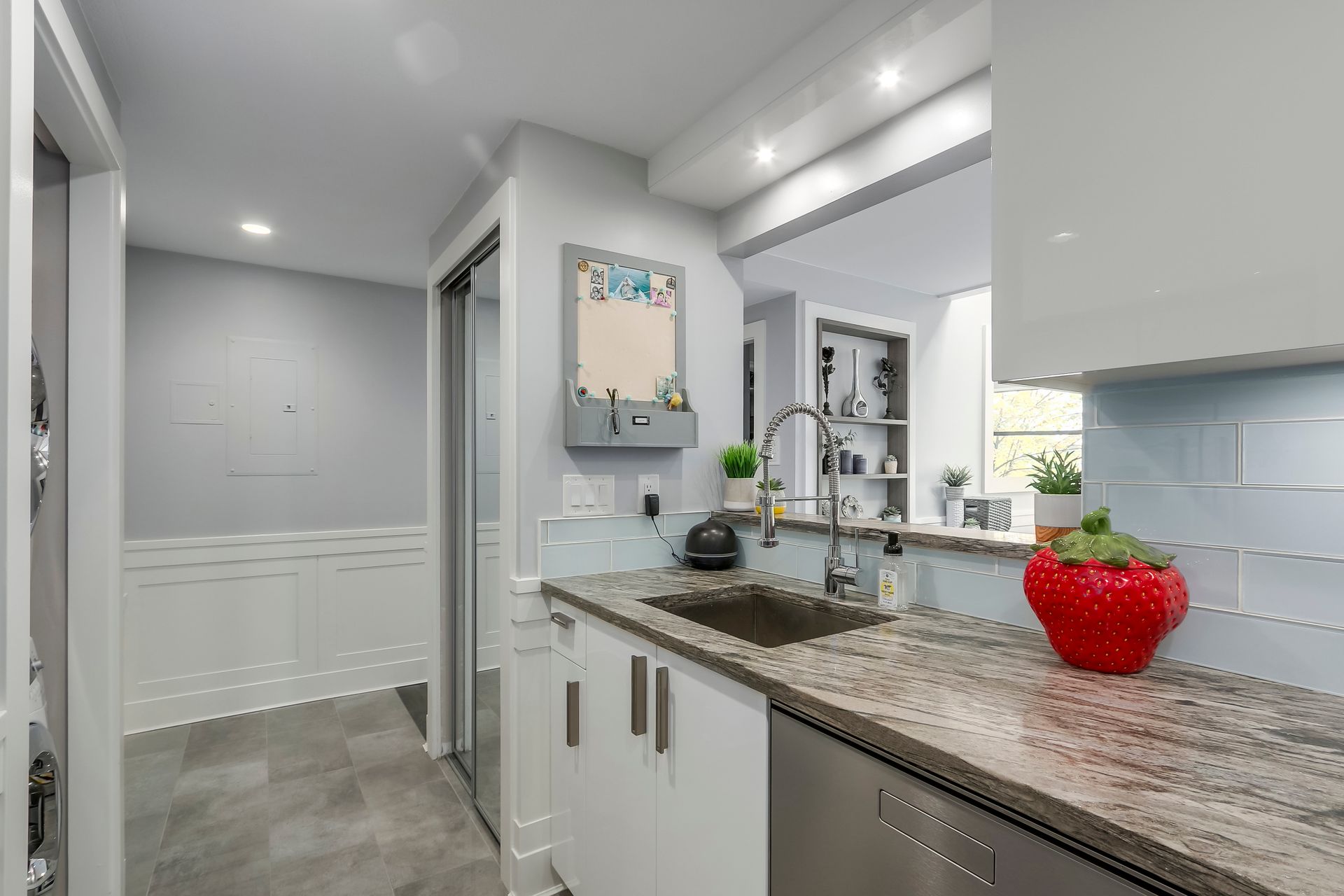 73446 at 303 - 1702 Chesterfield Avenue, North Vancouver