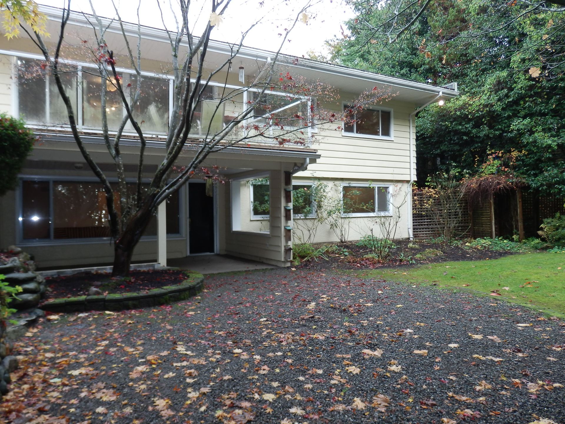 74198 at 963 Belmont Avenue, North Vancouver