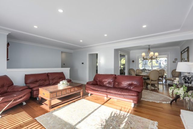 74516 at 2590 Sechelt Drive, North Vancouver