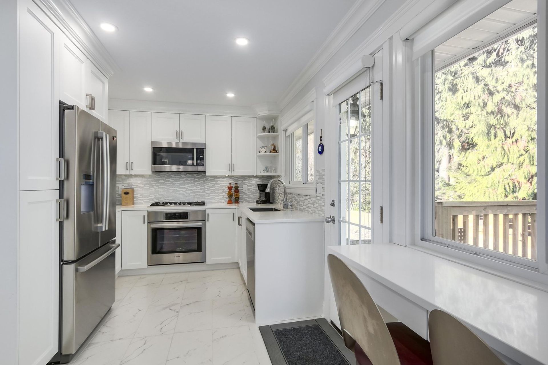 74575 at 2590 Sechelt Drive, North Vancouver