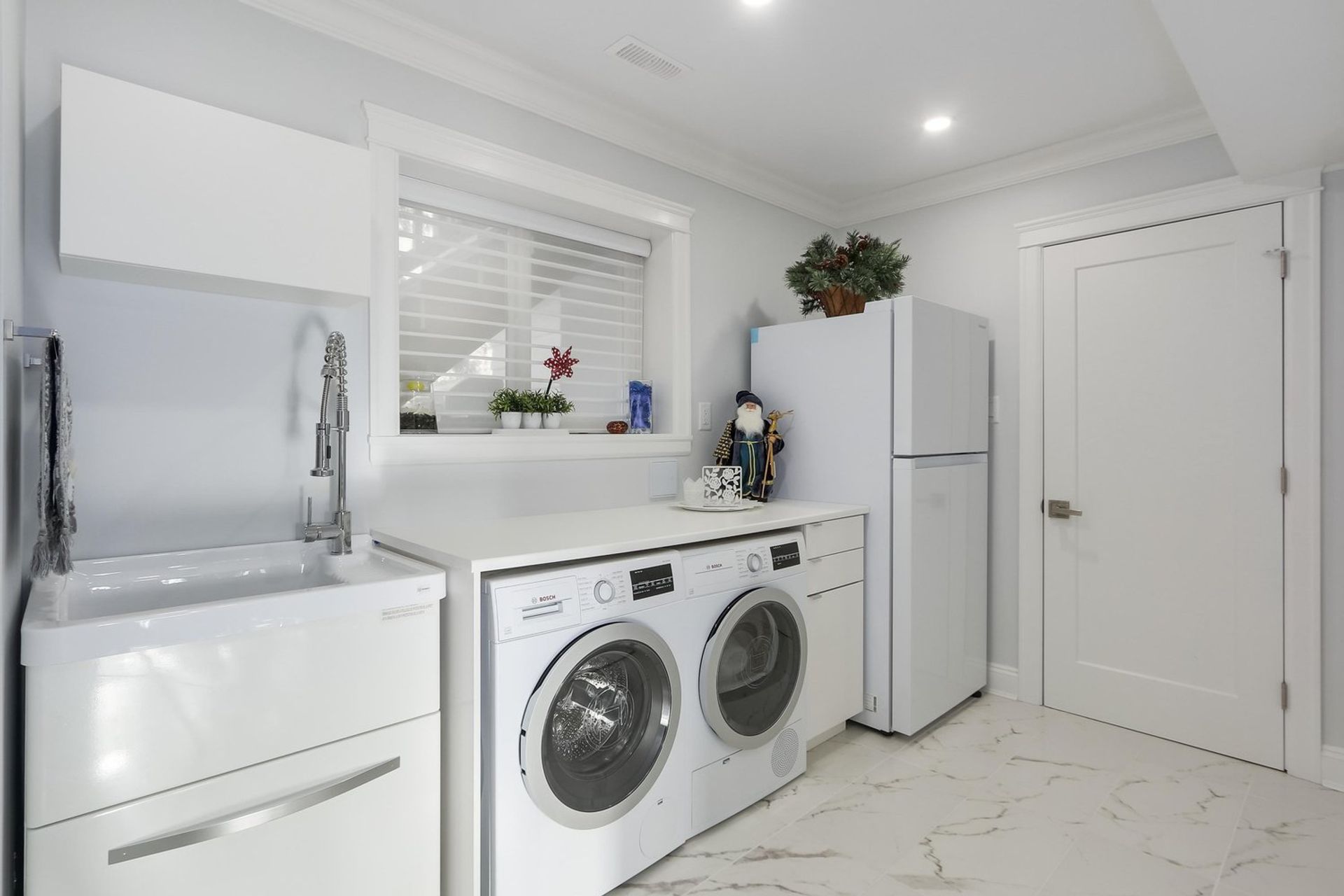 74585 at 2590 Sechelt Drive, North Vancouver