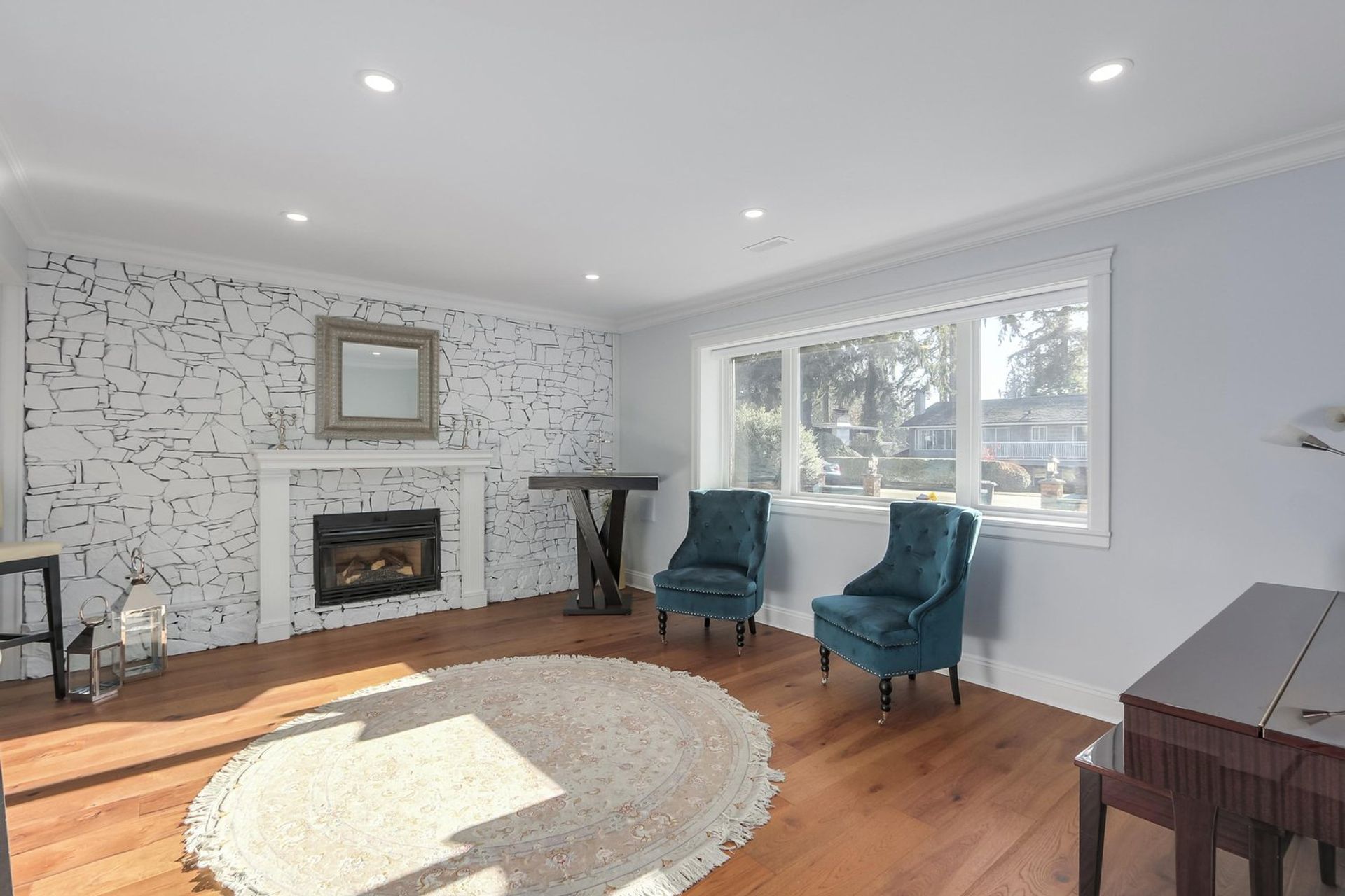 74609 at 2590 Sechelt Drive, North Vancouver