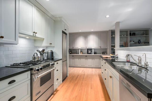 74710 at 1264 W Keith Road, North Vancouver