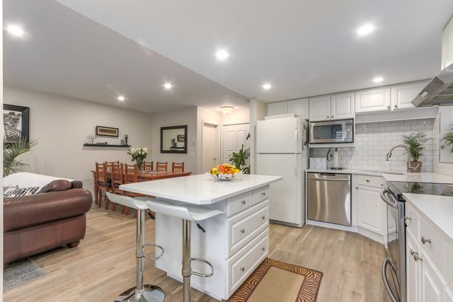 74922 at 401 - 3980 Inlet Crescent, North Vancouver