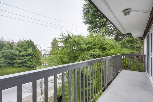 75055 at 209 - 270 3rd Street W, North Vancouver