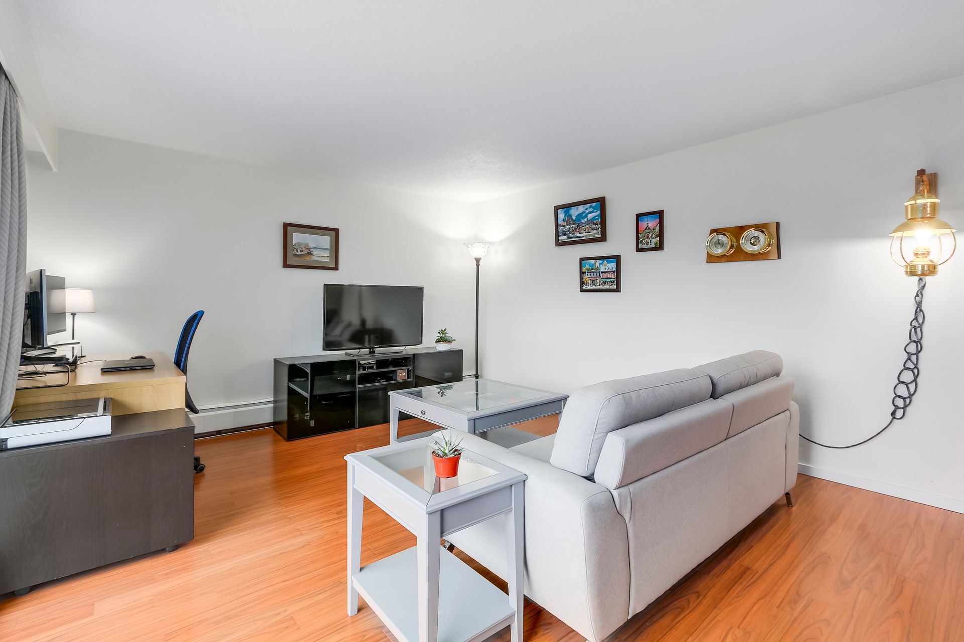 75040 at 209 - 270 3rd Street W, North Vancouver