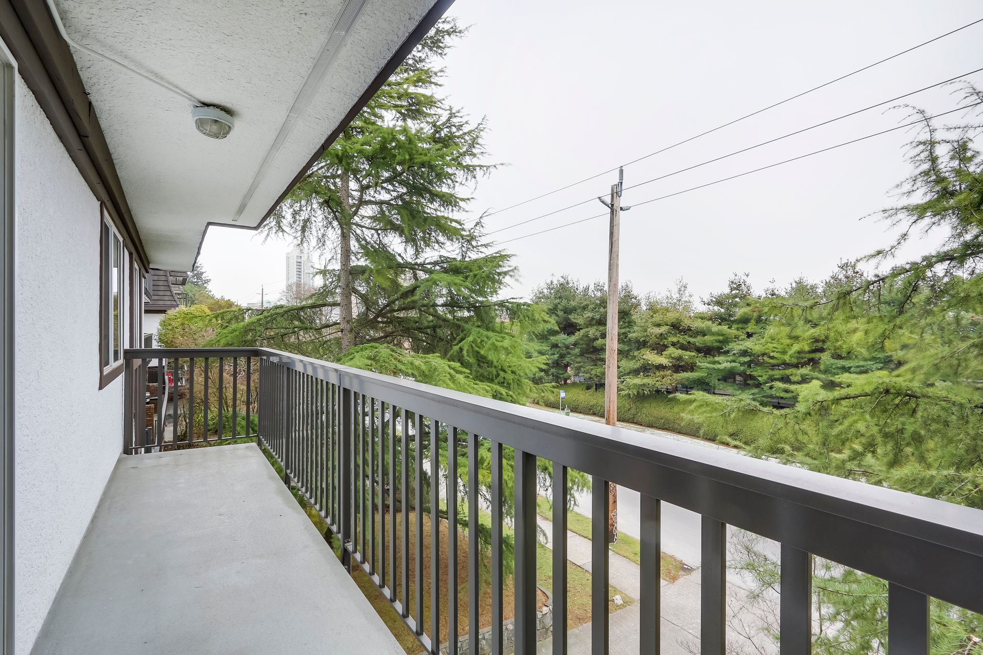 75052 at 209 - 270 3rd Street W, North Vancouver