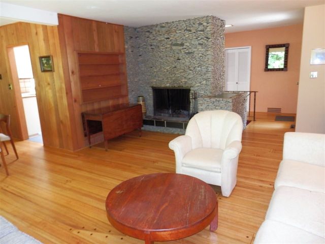 75202 at 3833 Emerald Drive, North Vancouver