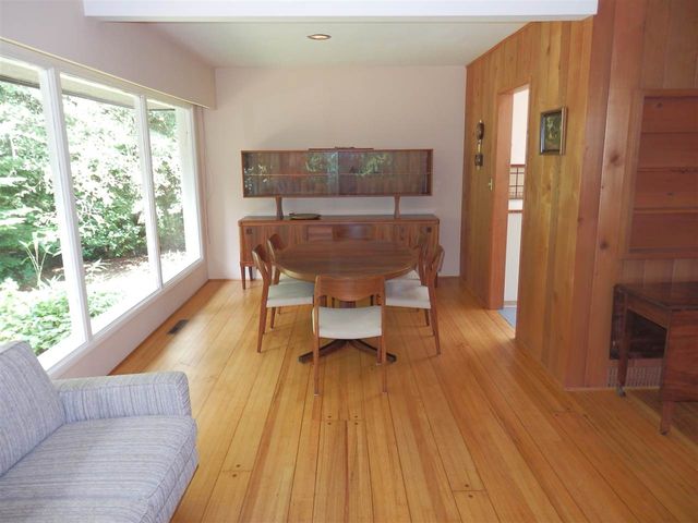 75204 at 3833 Emerald Drive, North Vancouver