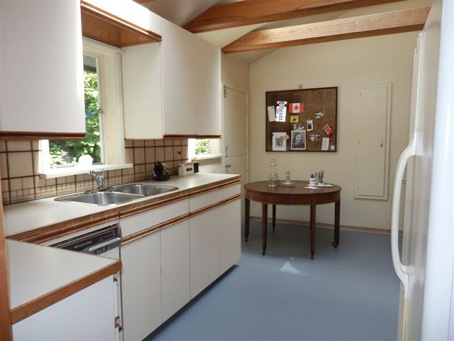 75208 at 3833 Emerald Drive, North Vancouver