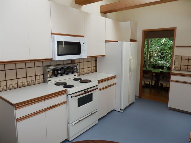 75212 at 3833 Emerald Drive, North Vancouver