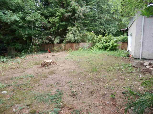 75232 at 3833 Emerald Drive, North Vancouver