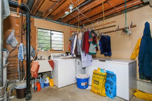 75768 at 1776 Rufus Drive, North Vancouver