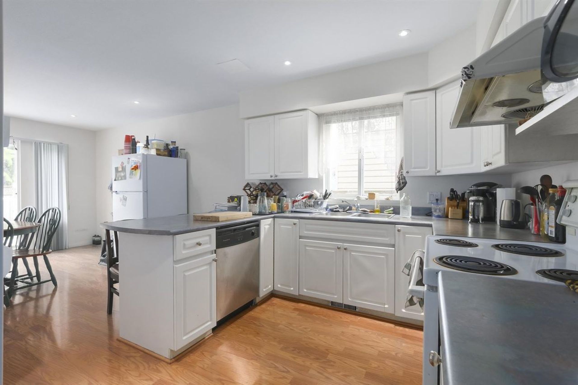 76786 at 3636 Maginnis Avenue, North Vancouver