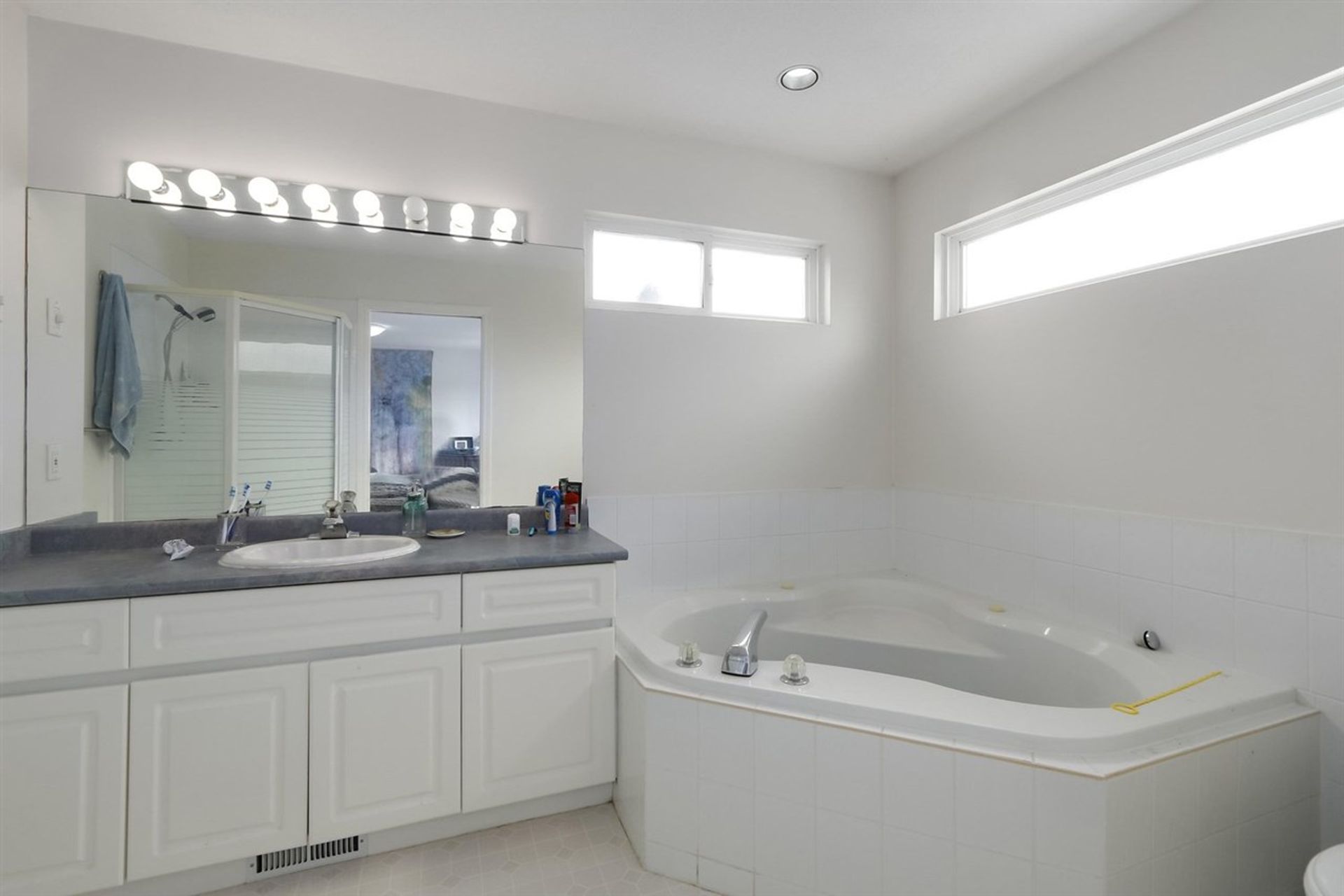 76814 at 3636 Maginnis Avenue, North Vancouver