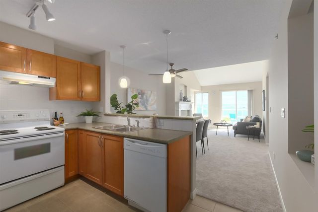 77250 at 305 - 333 1st Street E, North Vancouver