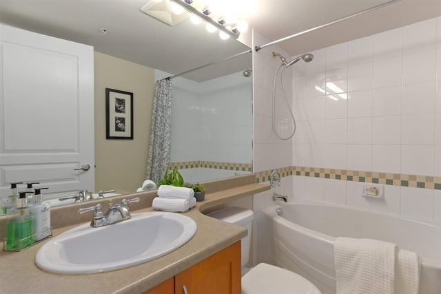 77306 at 305 - 333 1st Street E, North Vancouver