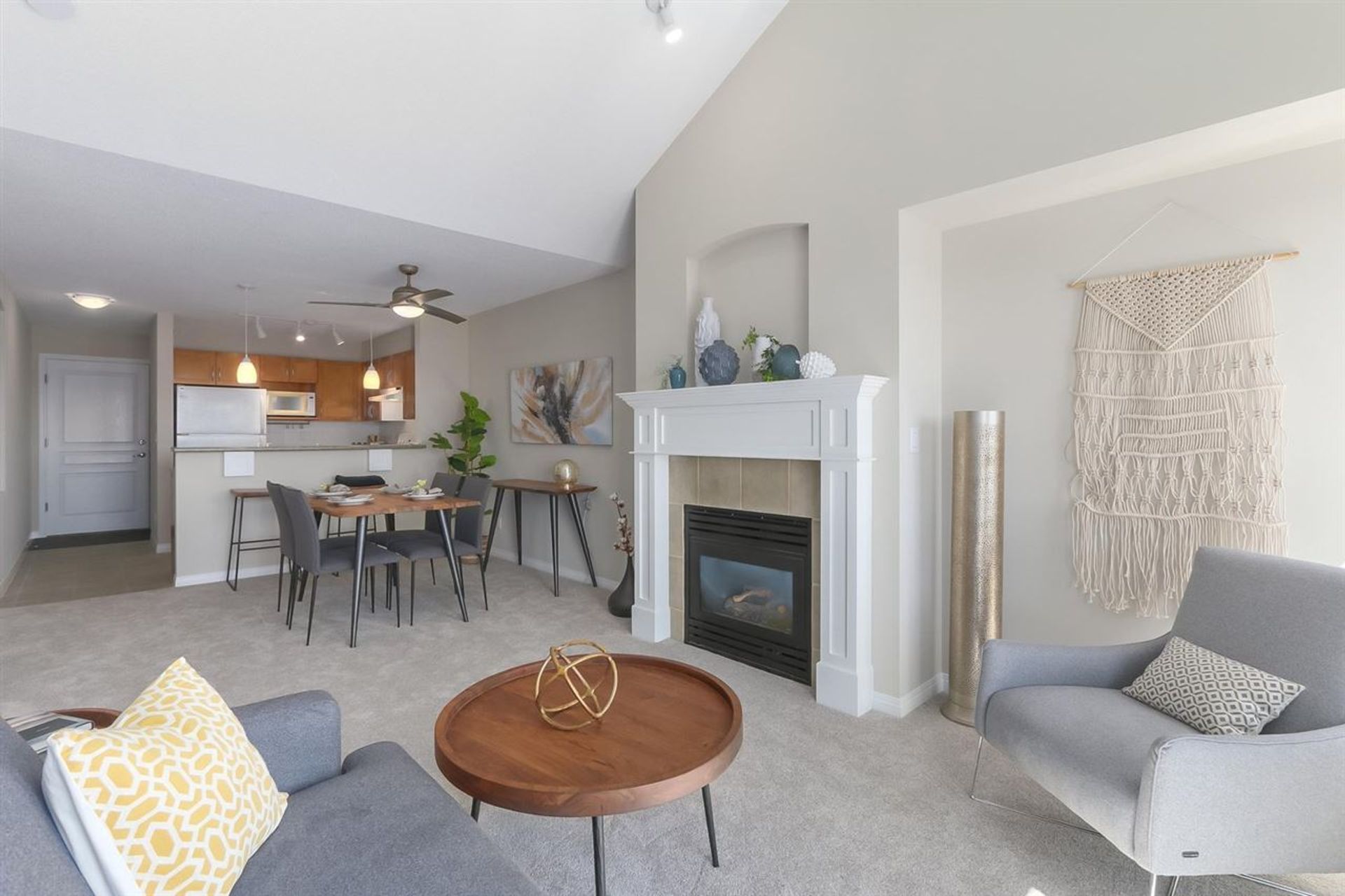 77266 at 305 - 333 1st Street E, North Vancouver