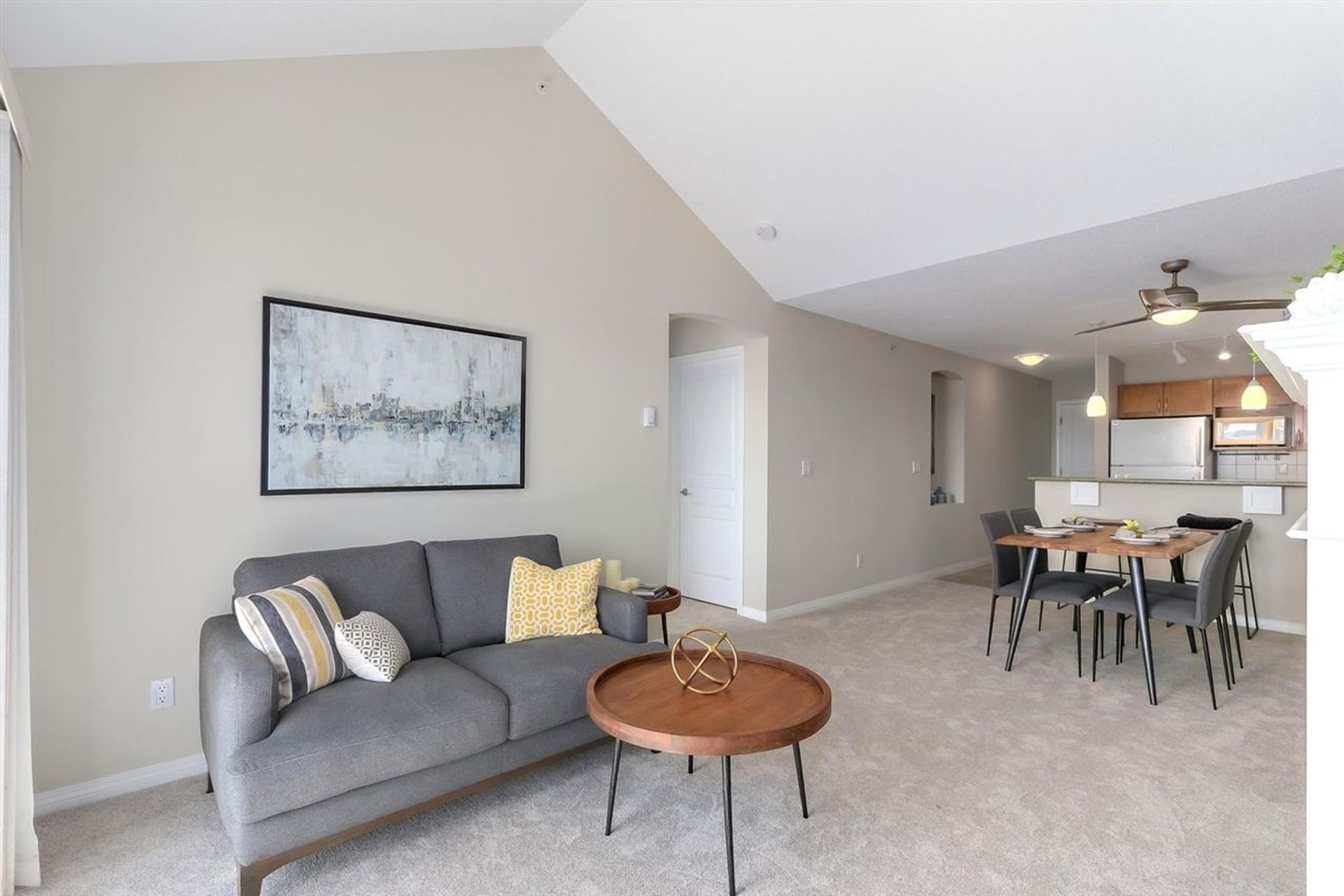 77270 at 305 - 333 1st Street E, North Vancouver