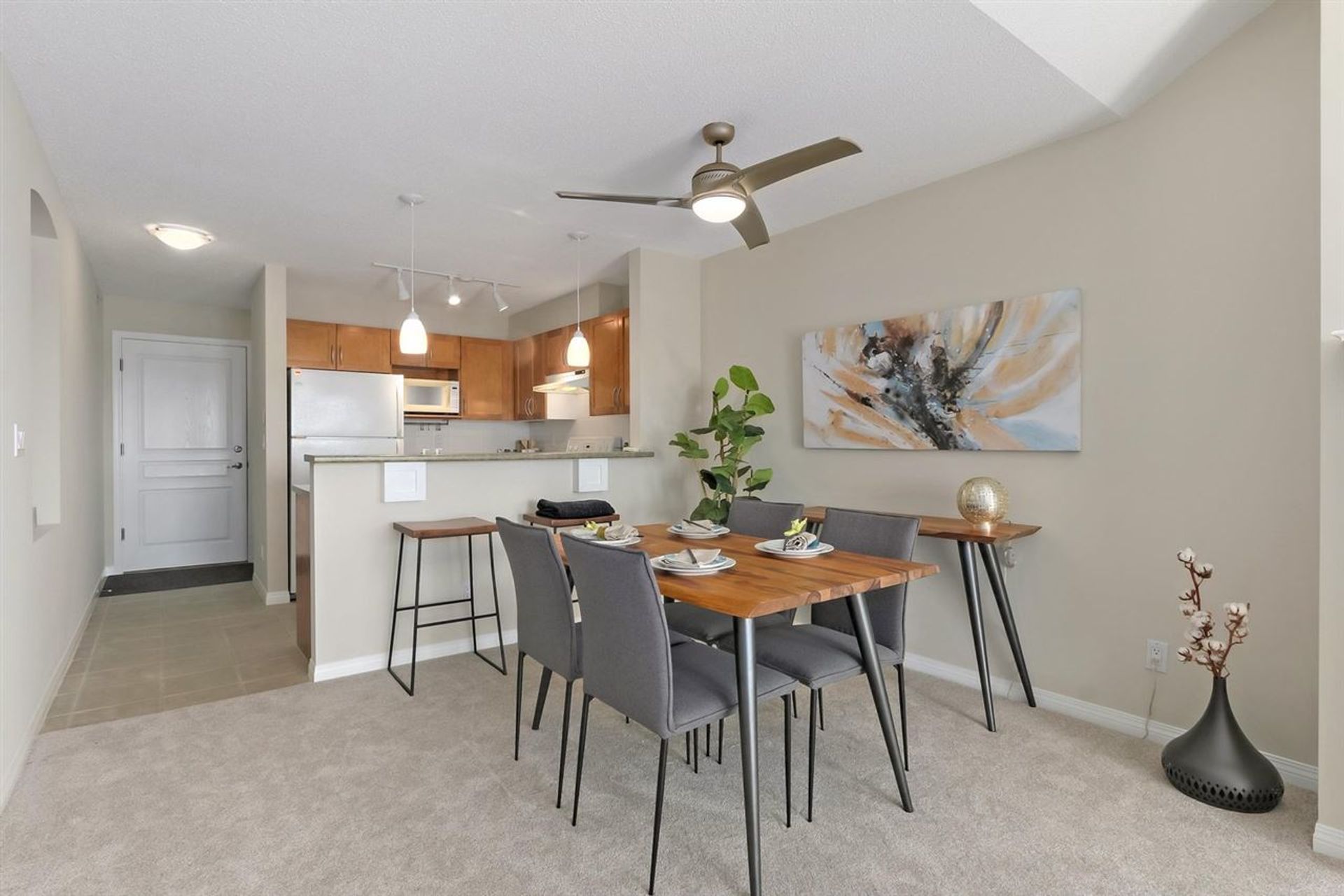 77286 at 305 - 333 1st Street E, North Vancouver