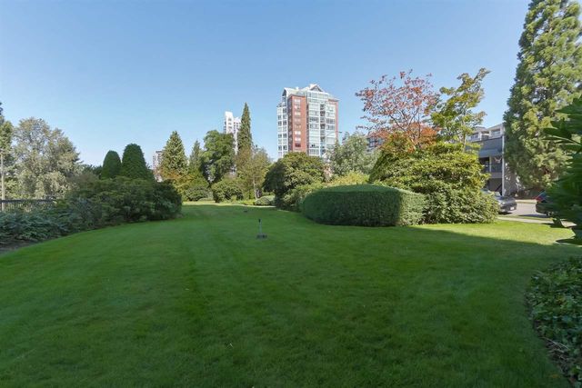 78252 at 1907 - 145 St. Georges Avenue, North Vancouver