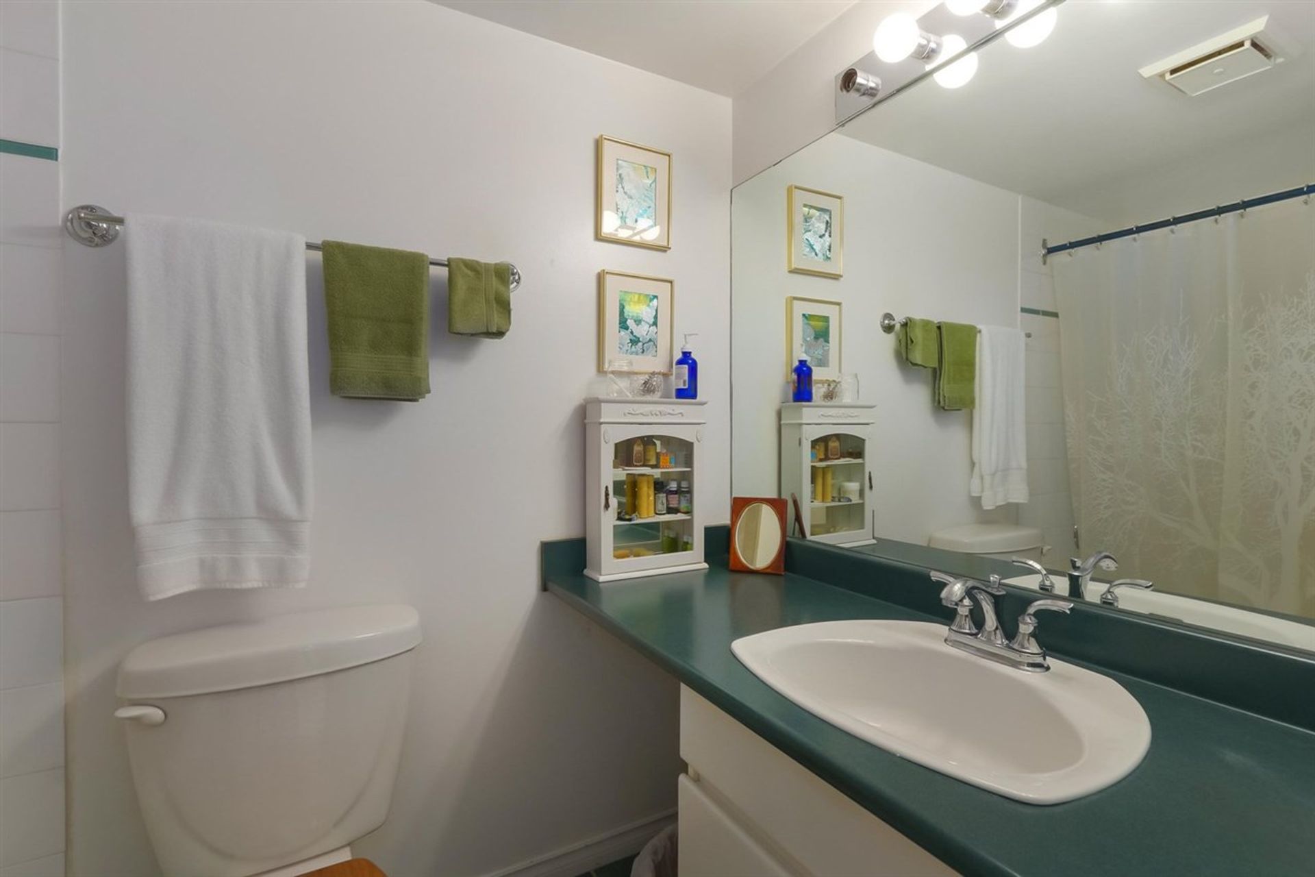 78272 at 1907 - 145 St. Georges Avenue, North Vancouver