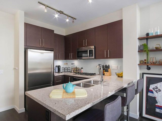 78467 at 405 - 159 22nd Street W, North Vancouver