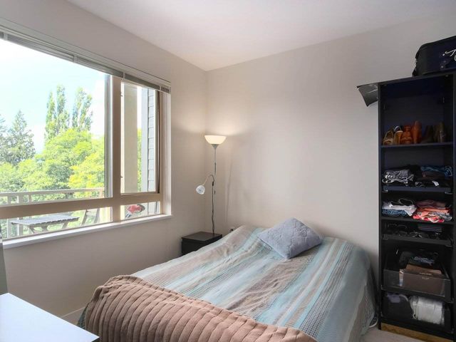 78495 at 405 - 159 22nd Street W, North Vancouver