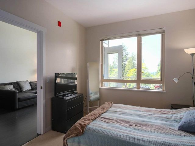 78499 at 405 - 159 22nd Street W, North Vancouver