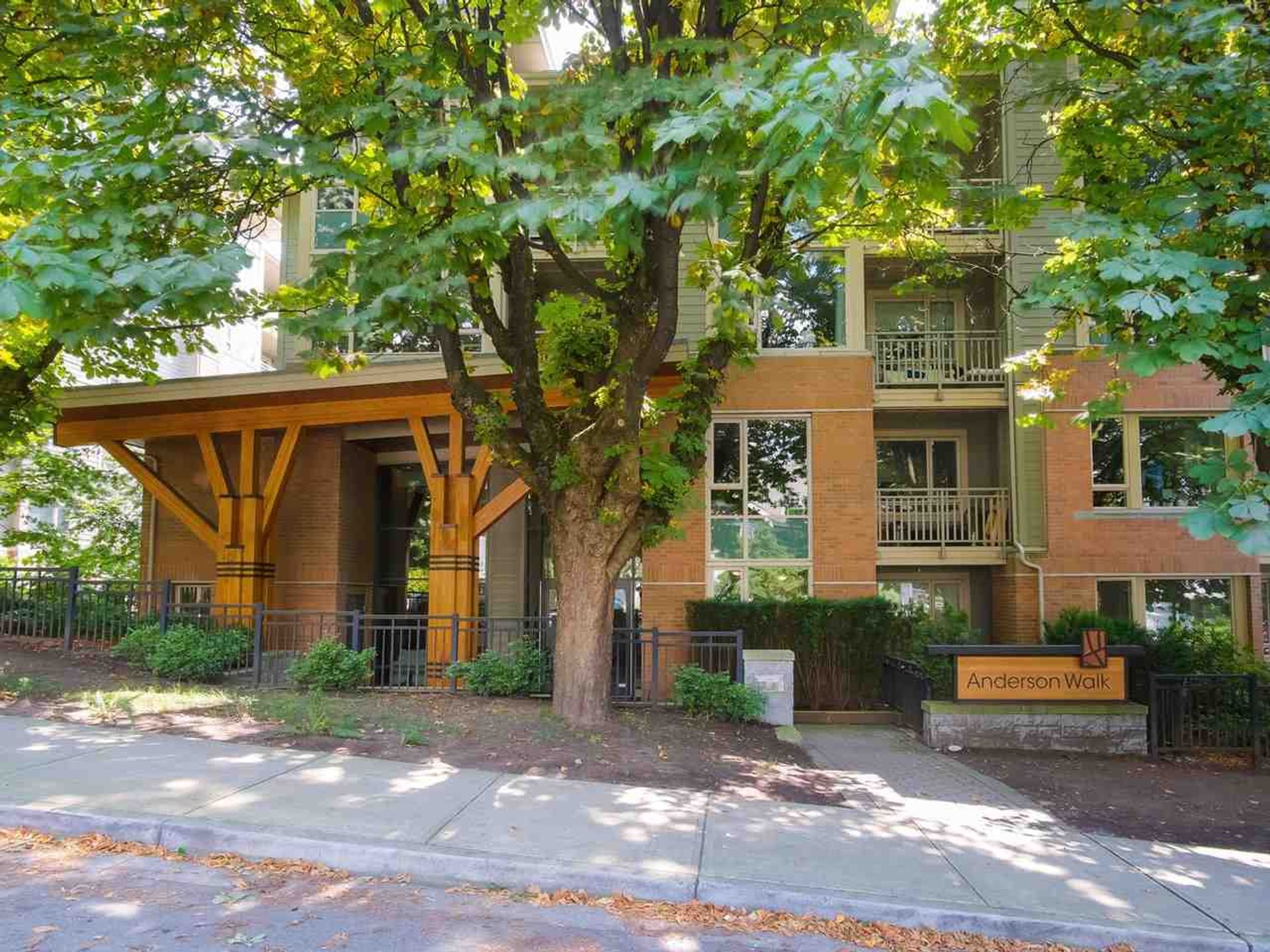 78455 at 405 - 159 22nd Street W, North Vancouver