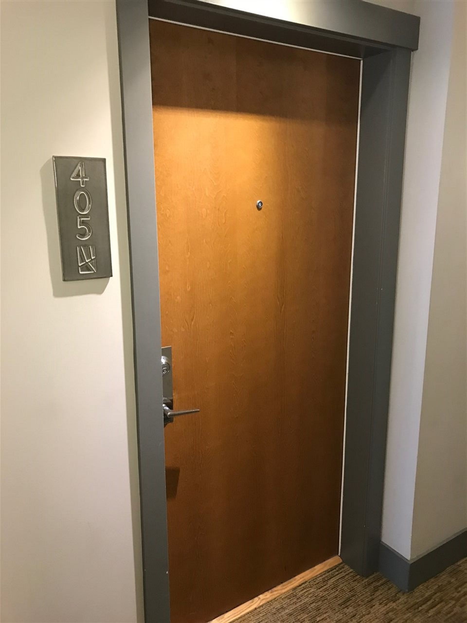 78519 at 405 - 159 22nd Street W, North Vancouver