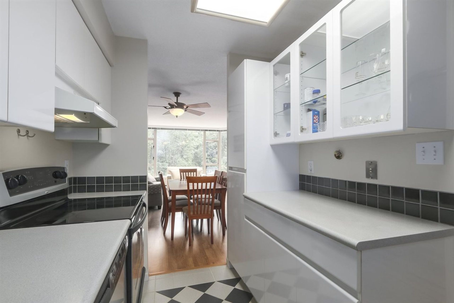 79441 at 412 - 1327 Keith Road E, North Vancouver