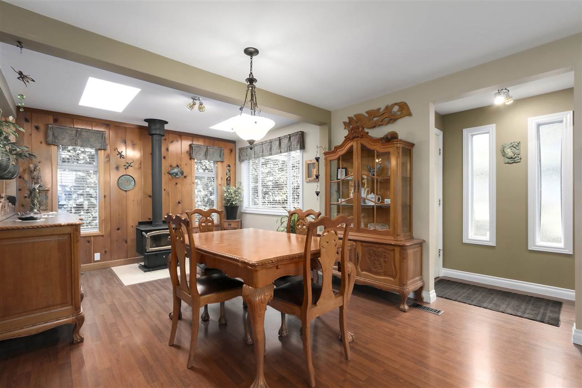 79661 at 1650 Deep Cove Road, North Vancouver