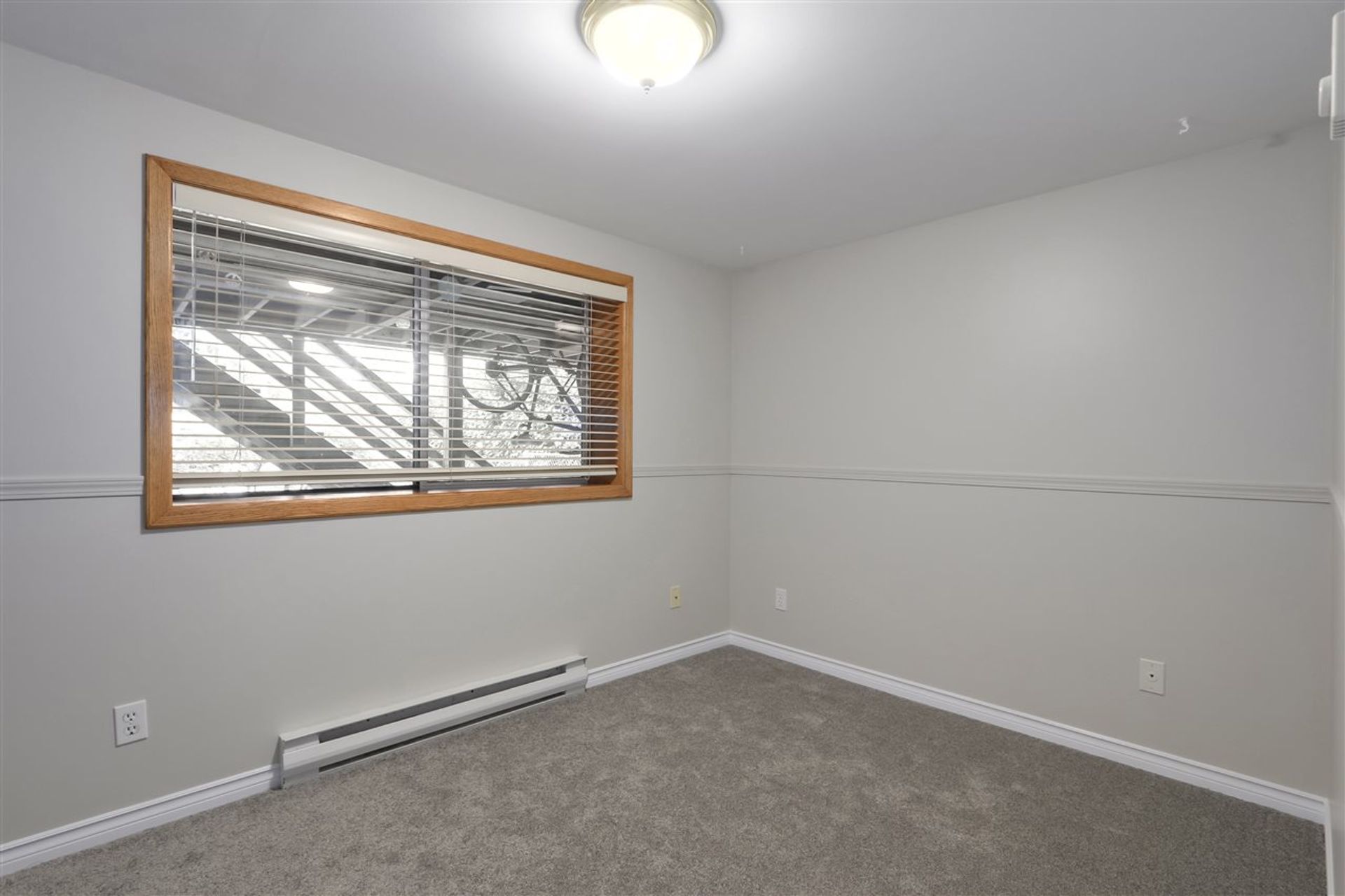 79721 at 1650 Deep Cove Road, North Vancouver