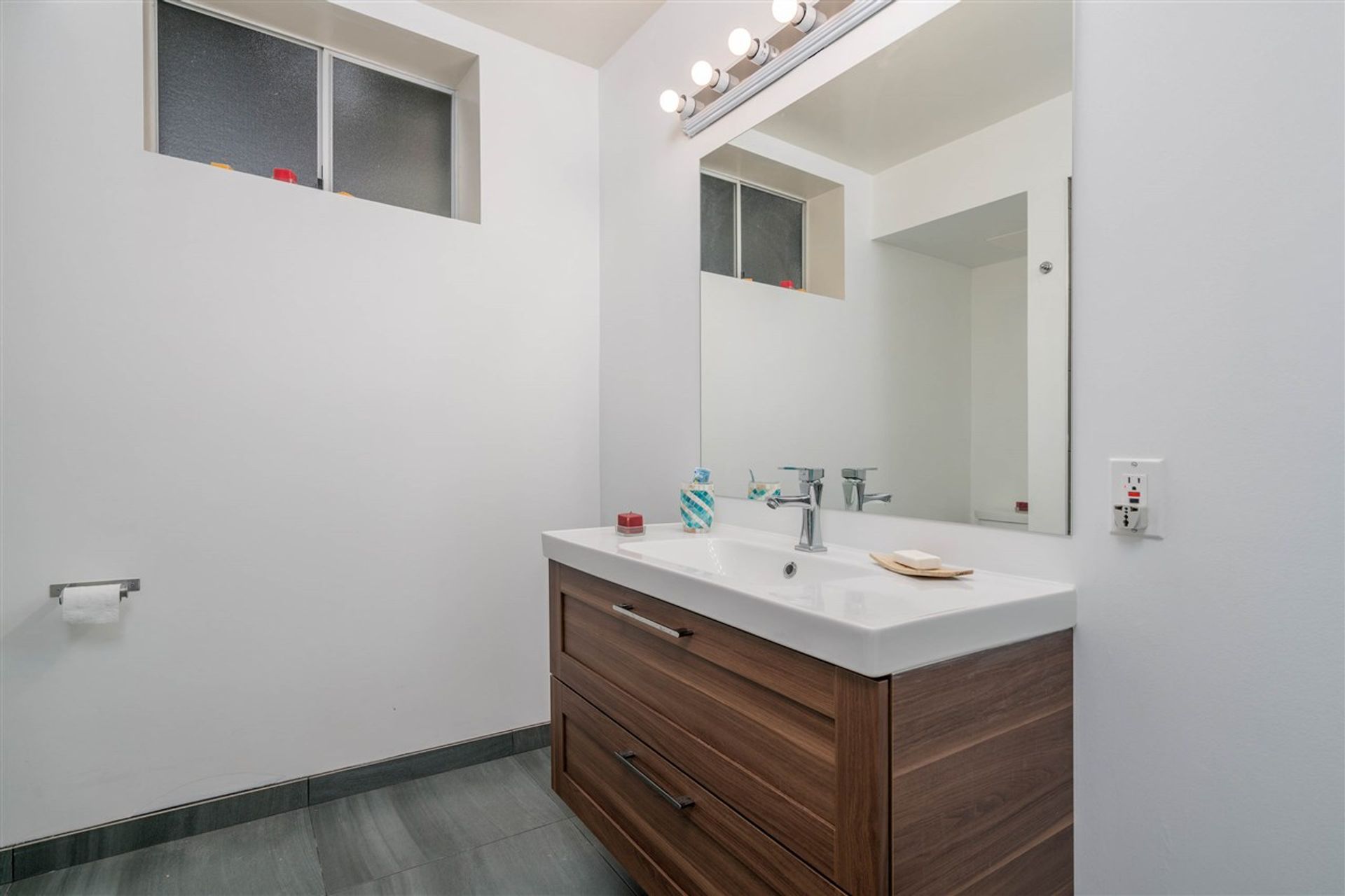 80088 at 4417 Starlight Way, North Vancouver