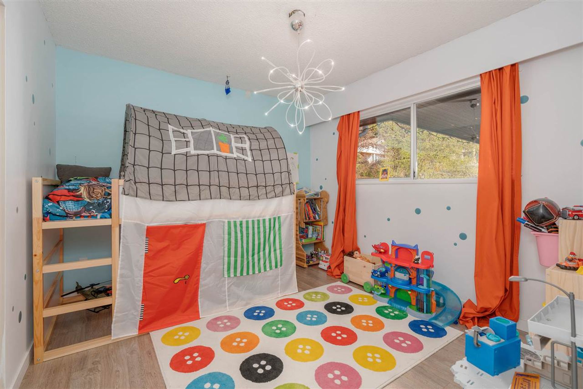 80096 at 4417 Starlight Way, North Vancouver