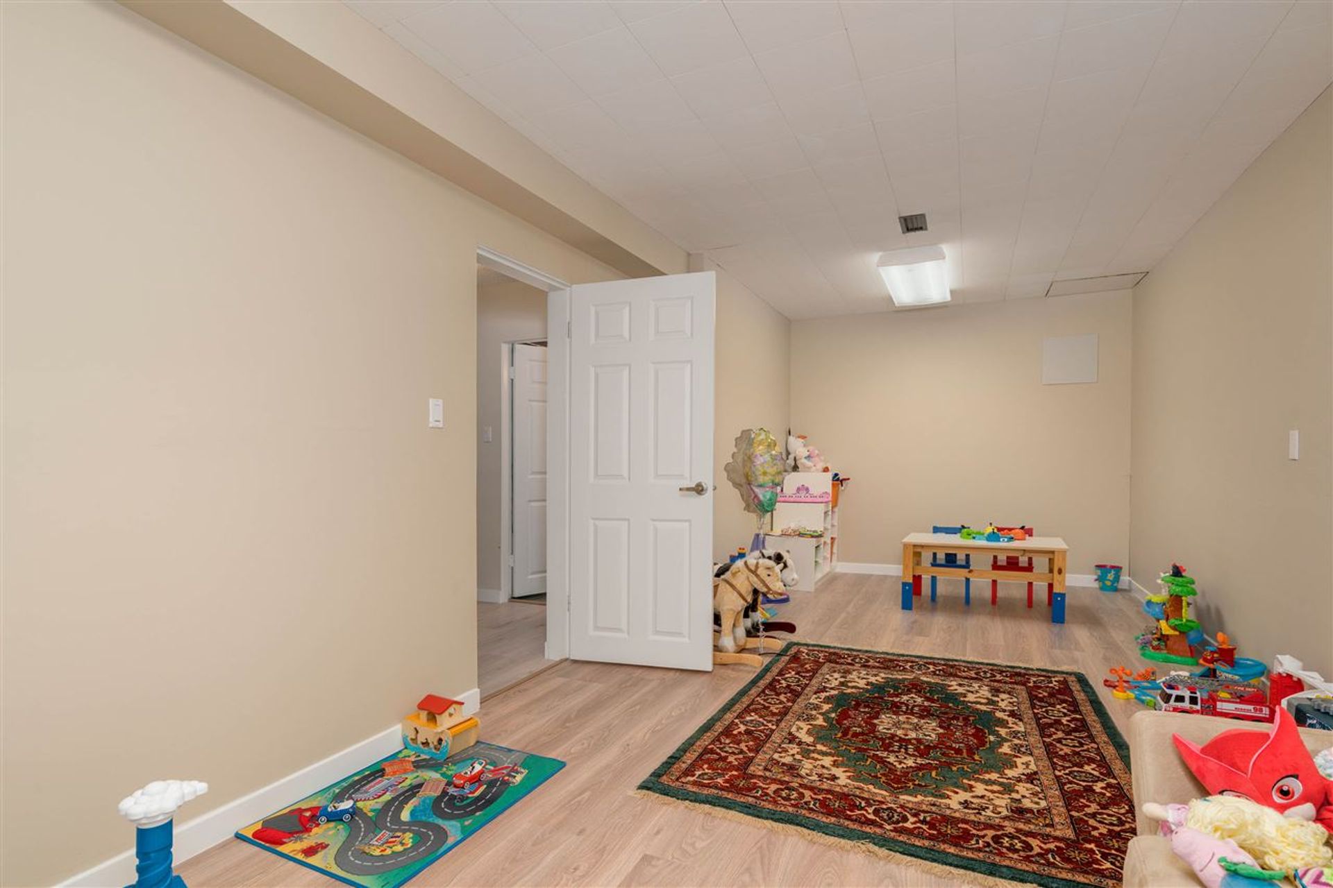 80100 at 4417 Starlight Way, North Vancouver