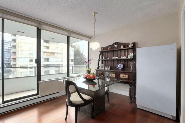 80273 at 403 - 1480 Duchess Avenue, West Vancouver