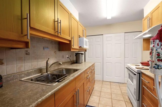 80318 at 403 - 1480 Duchess Avenue, West Vancouver